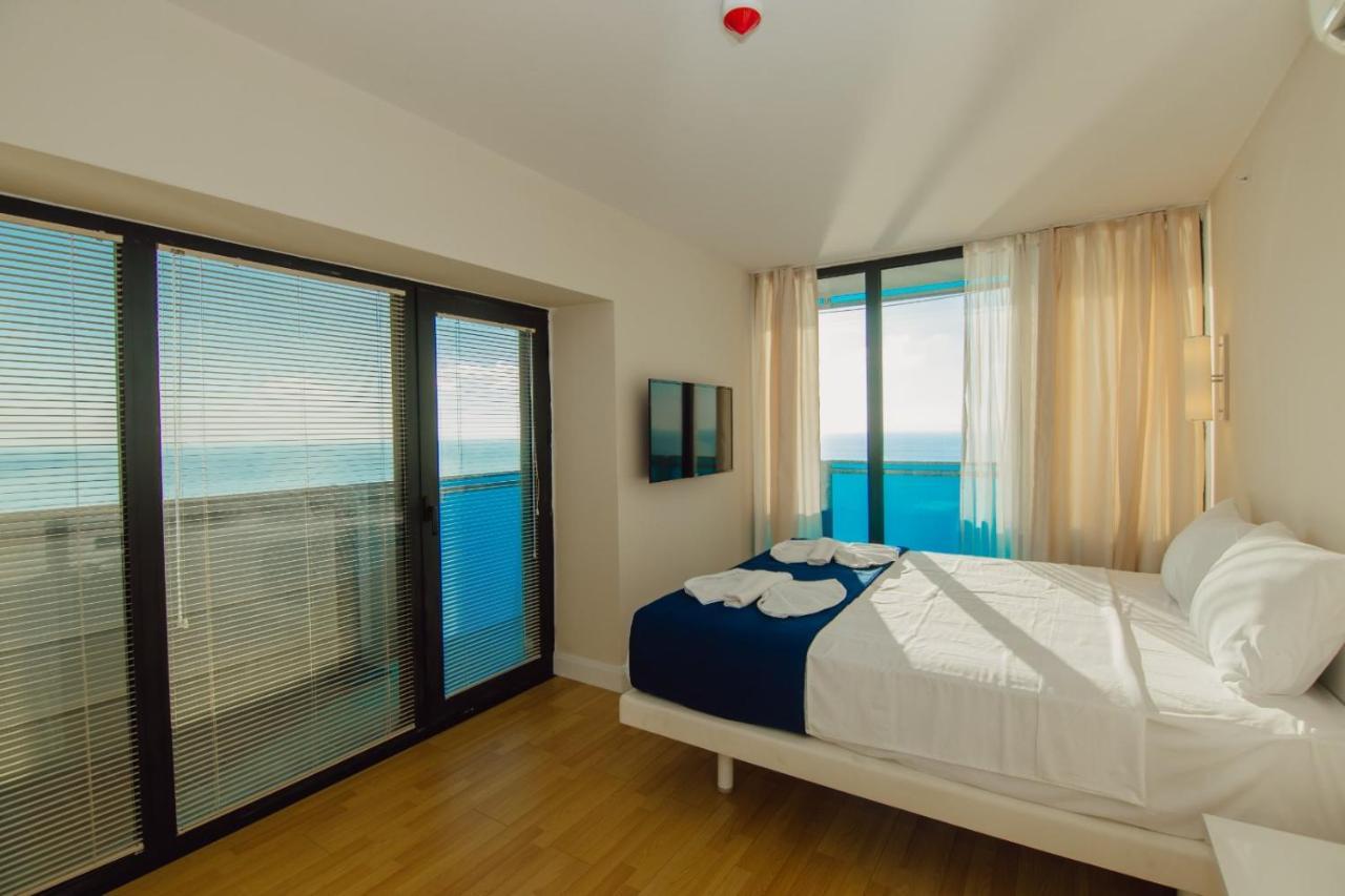 Orbi City Batumi Bagian luar foto
